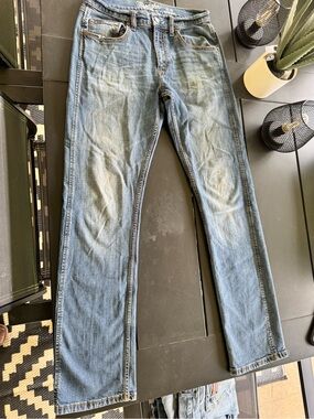 Wrangler Men’s Faded Blue Straight Jeans